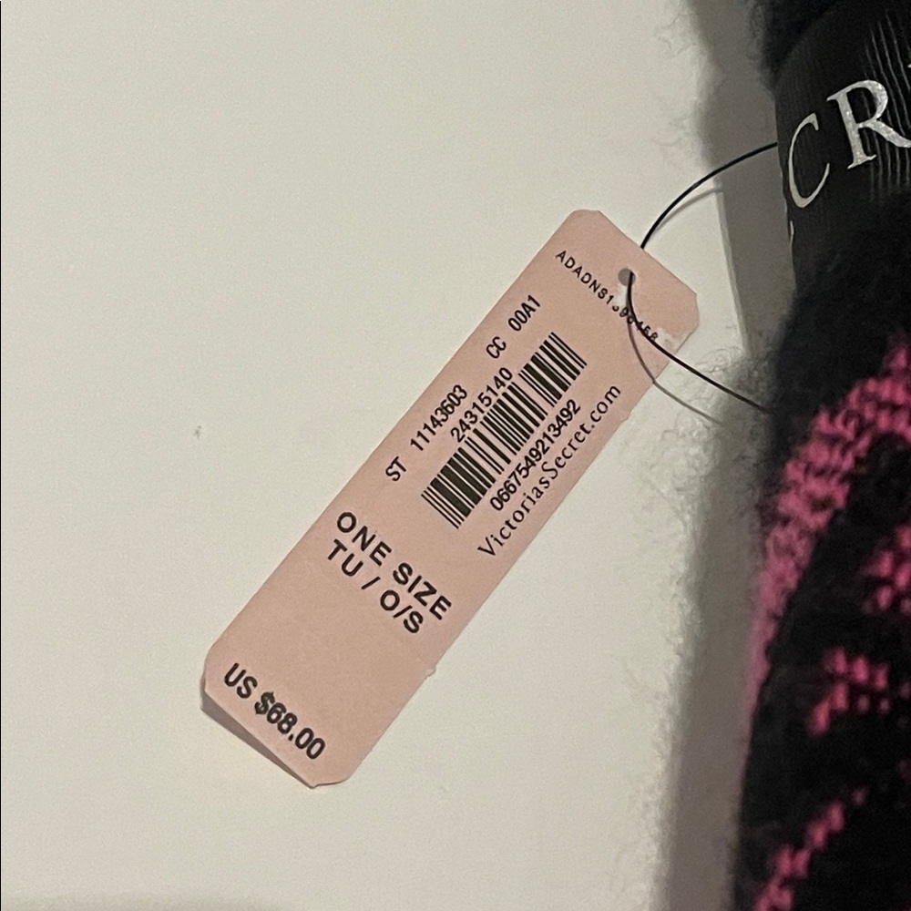 NWT Victoria’s Secret Black Friday Cozy Throw Blanket - Picture 5 of 6